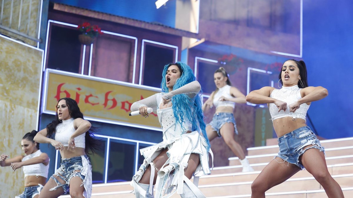 La cantante colombiana Karol G se presenta en el Festival de Coachella, en una fotografía de archivo.