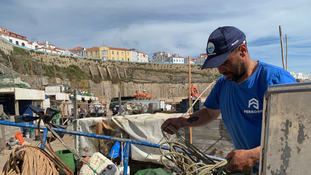 Evidencia. Luis António Jerónimo. Vive del mar y sufre a diario su deterioro. Se acaba el tiempo.