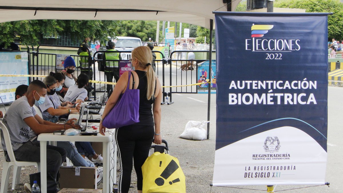 El próximo 19 de junio los colombianos acudirán a las urnas para elegir al reemplazo de Iván Duque. Hay mucha expectativa. / EFE