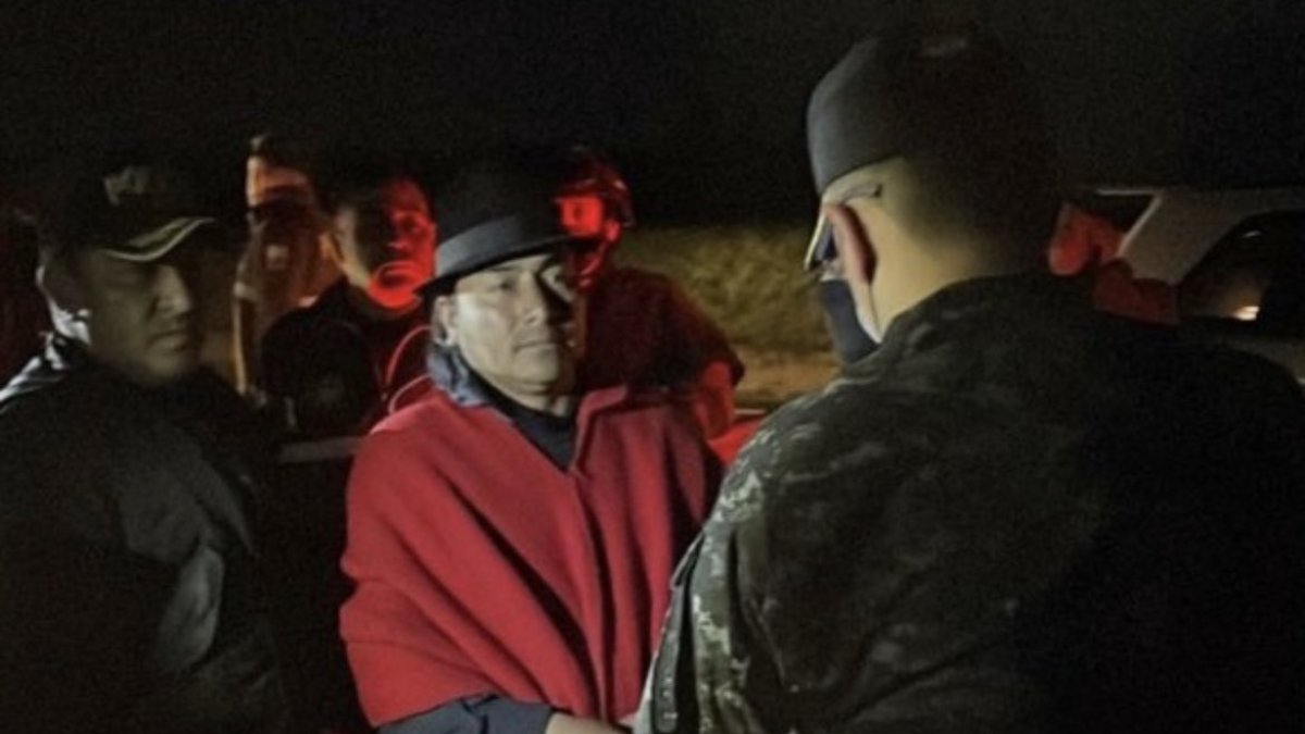 Aprehensión. Leonidas Iza fue detenido la madrugada del martes acusado de paralizar servicios.