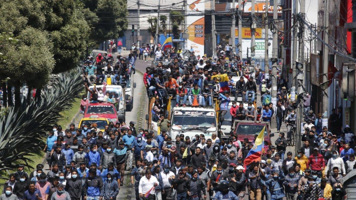 Manifestantes. Cientos de indígenas y comuneros llegaron a Quito ayer.