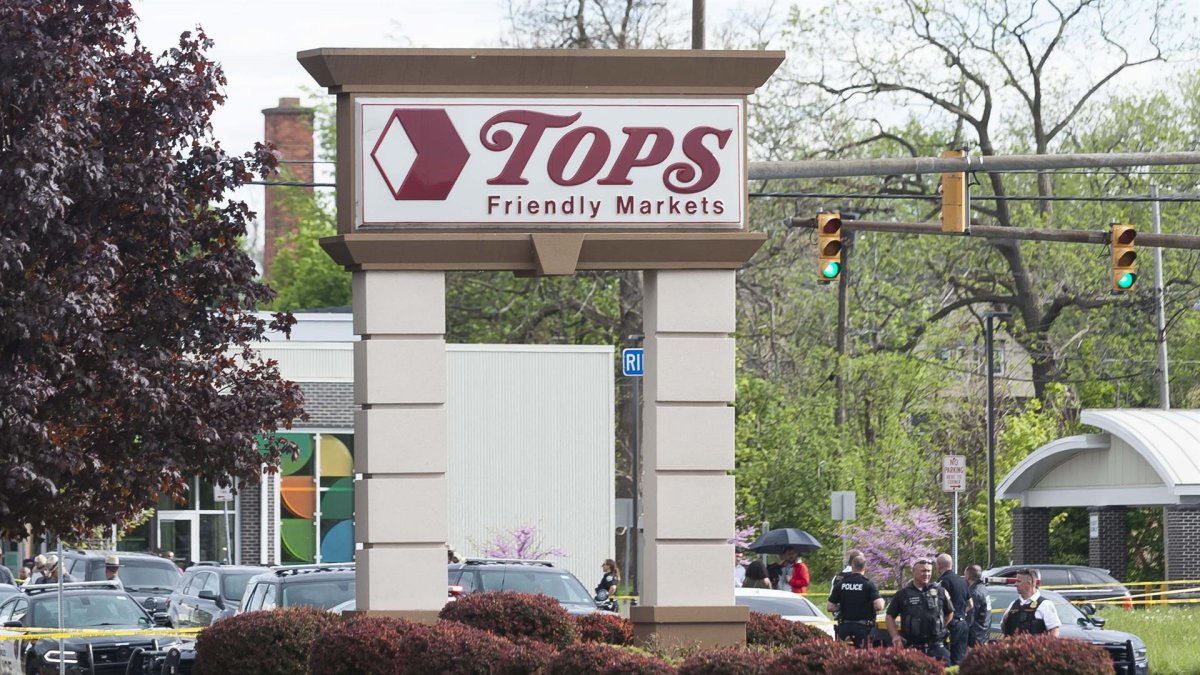 La Fiscalía Federal imputó ayer formalmente a Gendron de diez cargos por crímenes de odio con resultado de muerte