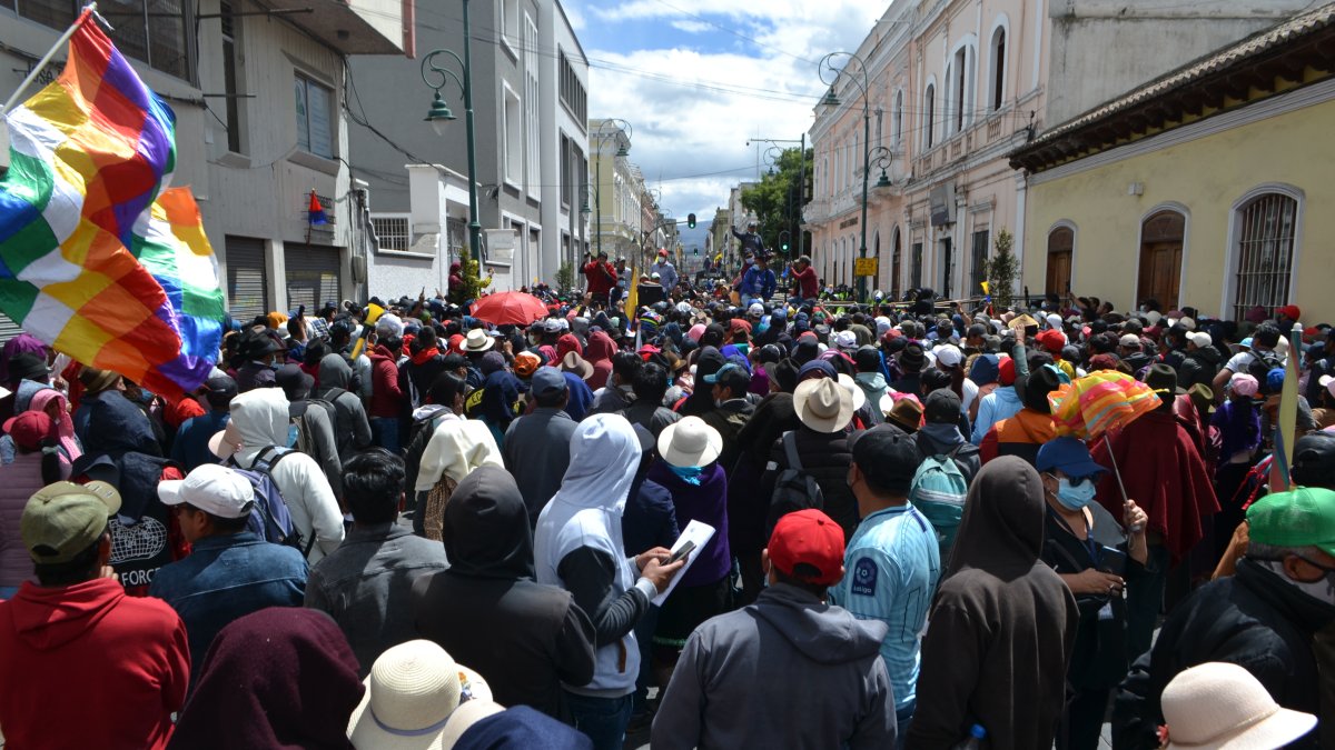 El paro nacional, encabezado por dirigentes de la Conaie, suma cinco días. 