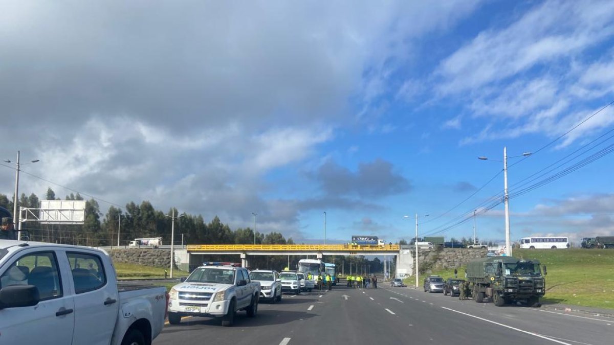 Panamericana sur, en el sector de Chasqui, a la entrada del Parque Nacional Cotopaxi en Latacunga.