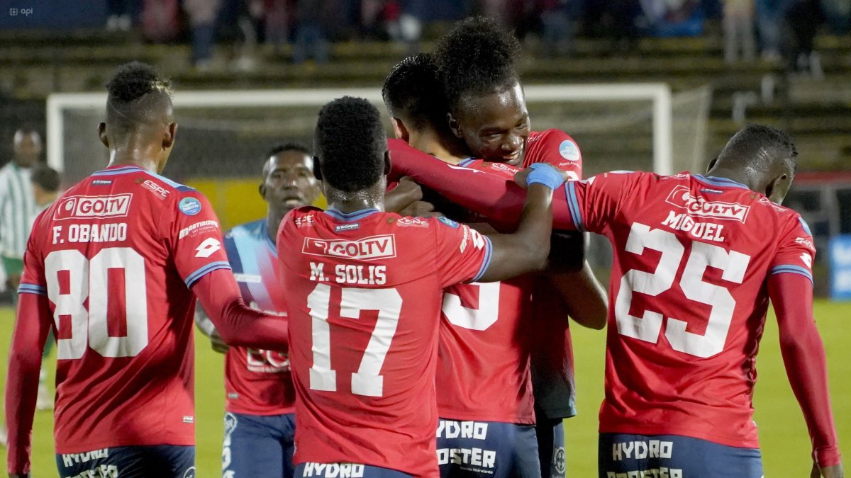 Los jugadores de El Nacional tienen mucha expectativa por la visita de Barcelona.