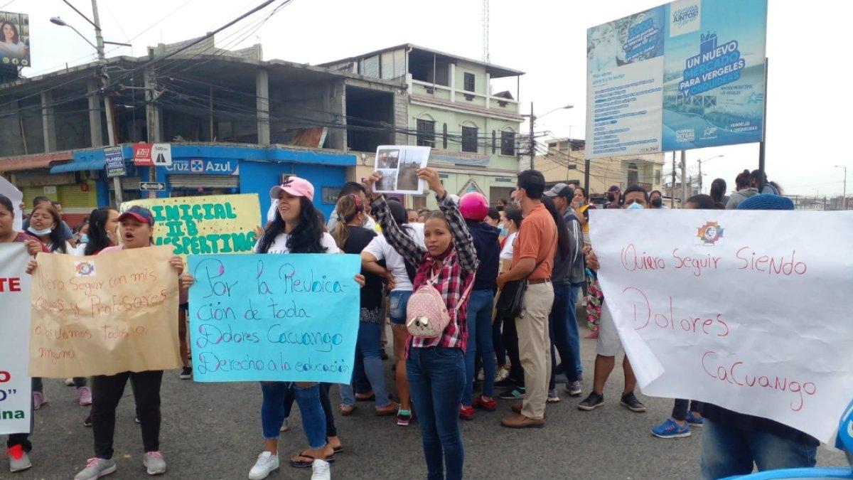 La protesta se desarrolló a la entrada del redondel ubicado en la ciudadela Las Orquídeas