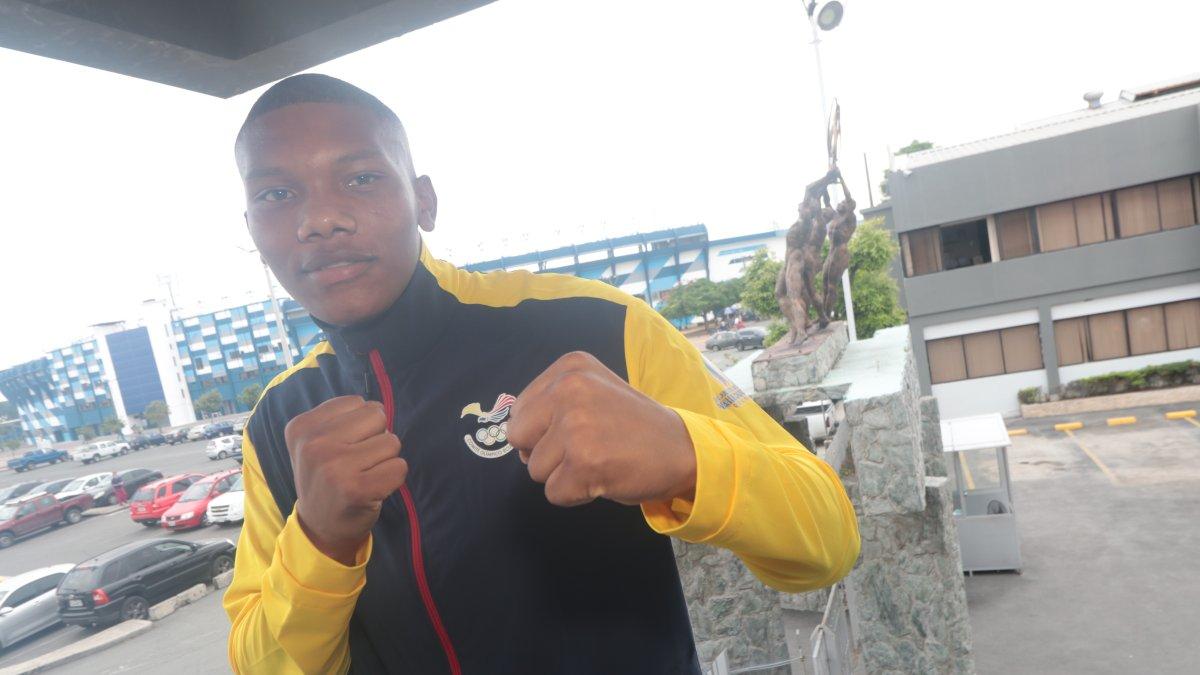 El boxeador del Valle del Chota decidió hacer carrera en el boxeo y no el fútbol donde su tierra tiene ya varios referentes.