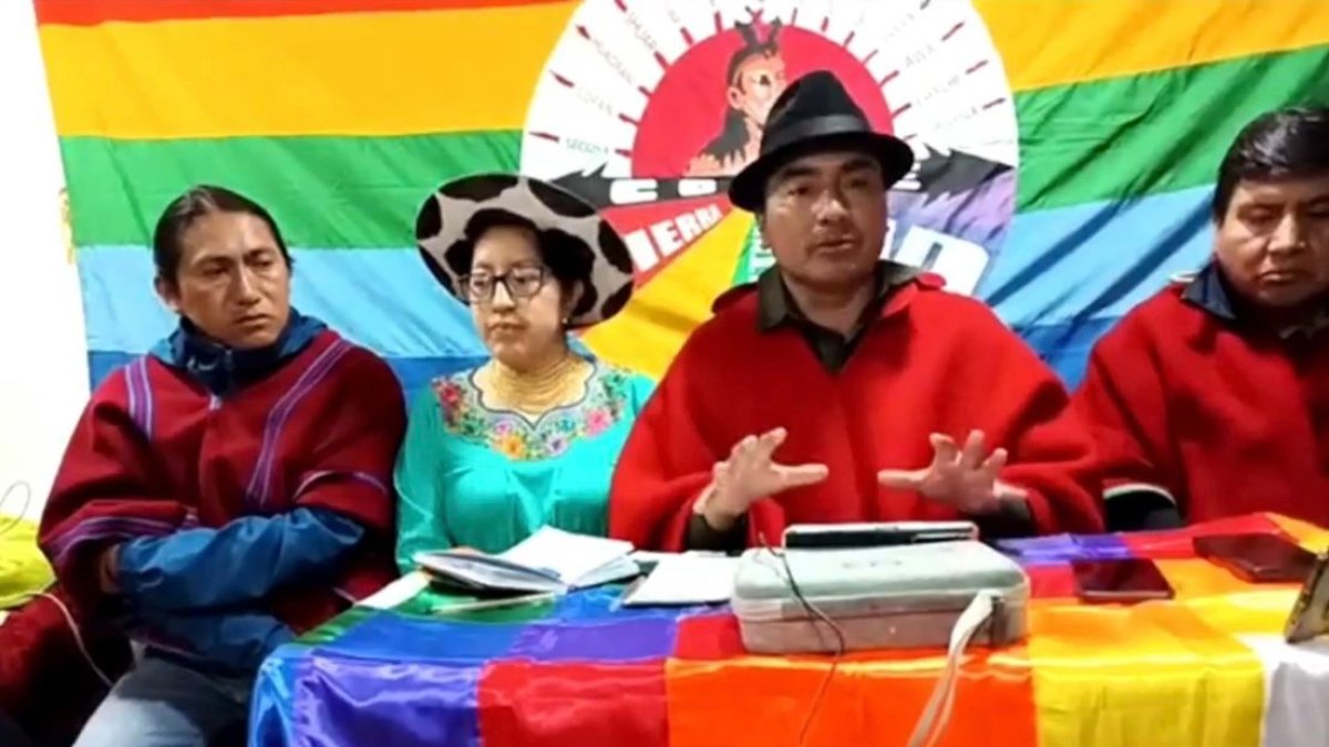 Leonidas Iza en conferencia de presan la noche de este lunes 20 de junio.