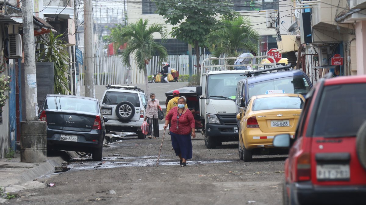 Hace dos años, el Municipio prometió regenerar las calles de Las Orquídeas, sin embargo, estas lucen igual que hace tres décadas.