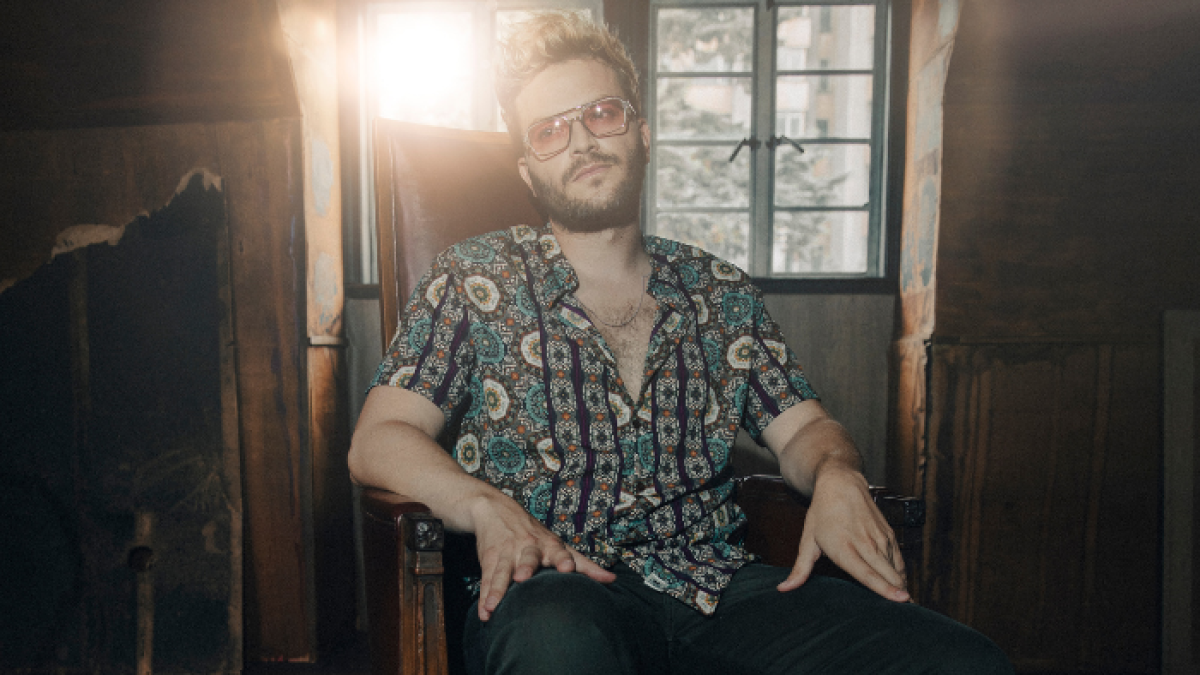 Gusi tiene 38 años.