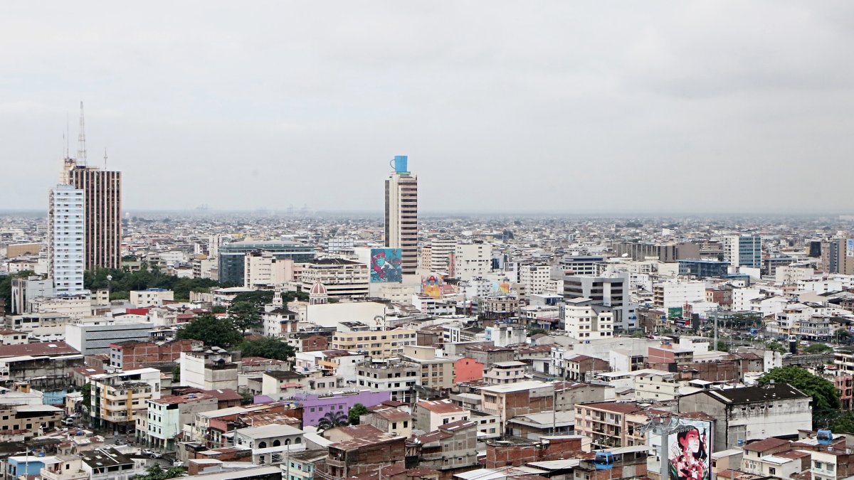Ciudad. Una vista panorámica de Guayaquil. 
