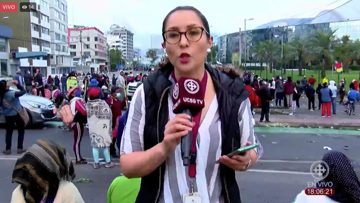 En vivo desde los alrededores de la Casa de la Cultura.