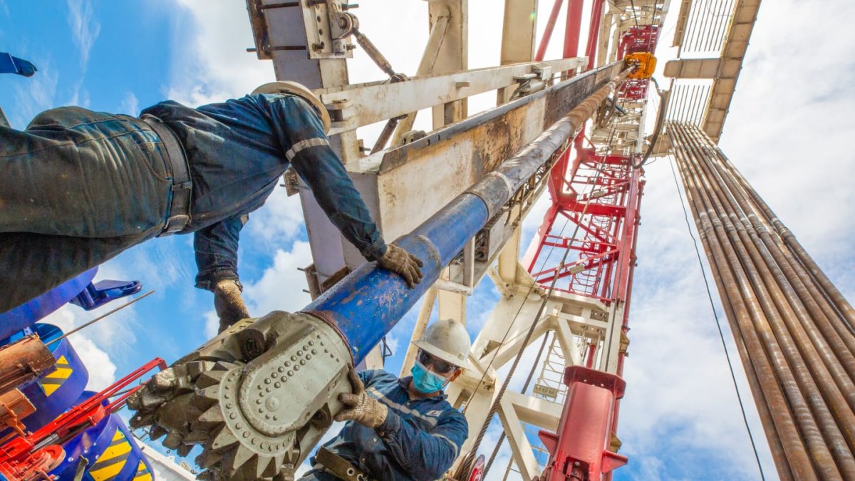 Las movilizaciones han obligado a apagar los pozos petroleros.