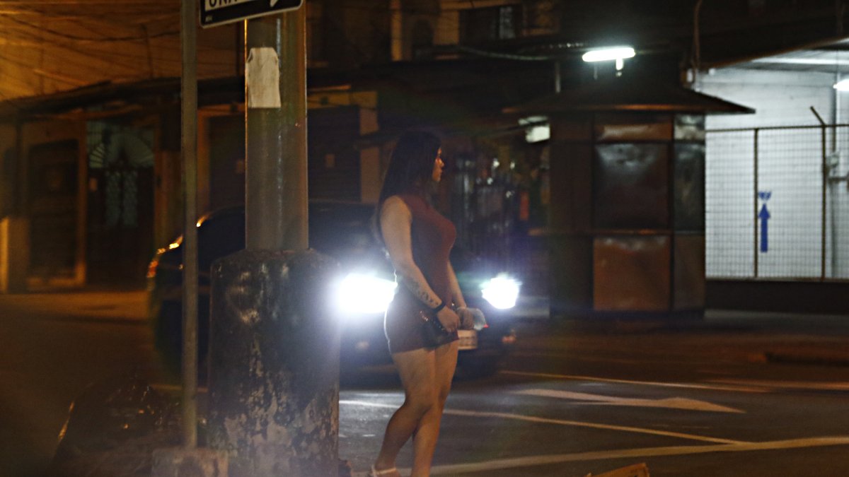 Están conscientes del riesgo por el que pasan cada vez que atienden a algún cliente. En cada salida a trabajar esperan volver a sus hogares, estar con sus padres e hijos.