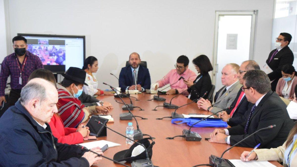 Pedido. Uno de los planteamientos propone que se oficialicen las sesiones virtuales durante los fines de semana.