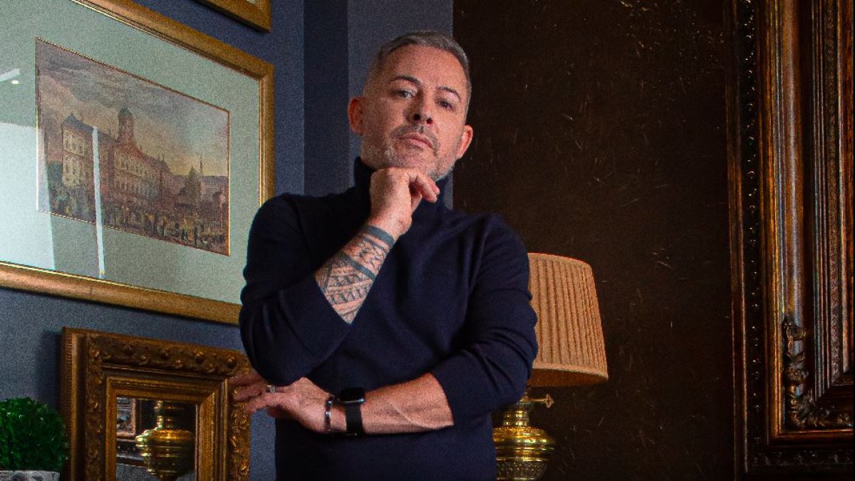 Su buen gusto lo ha conducido por el mundo de la decoración.