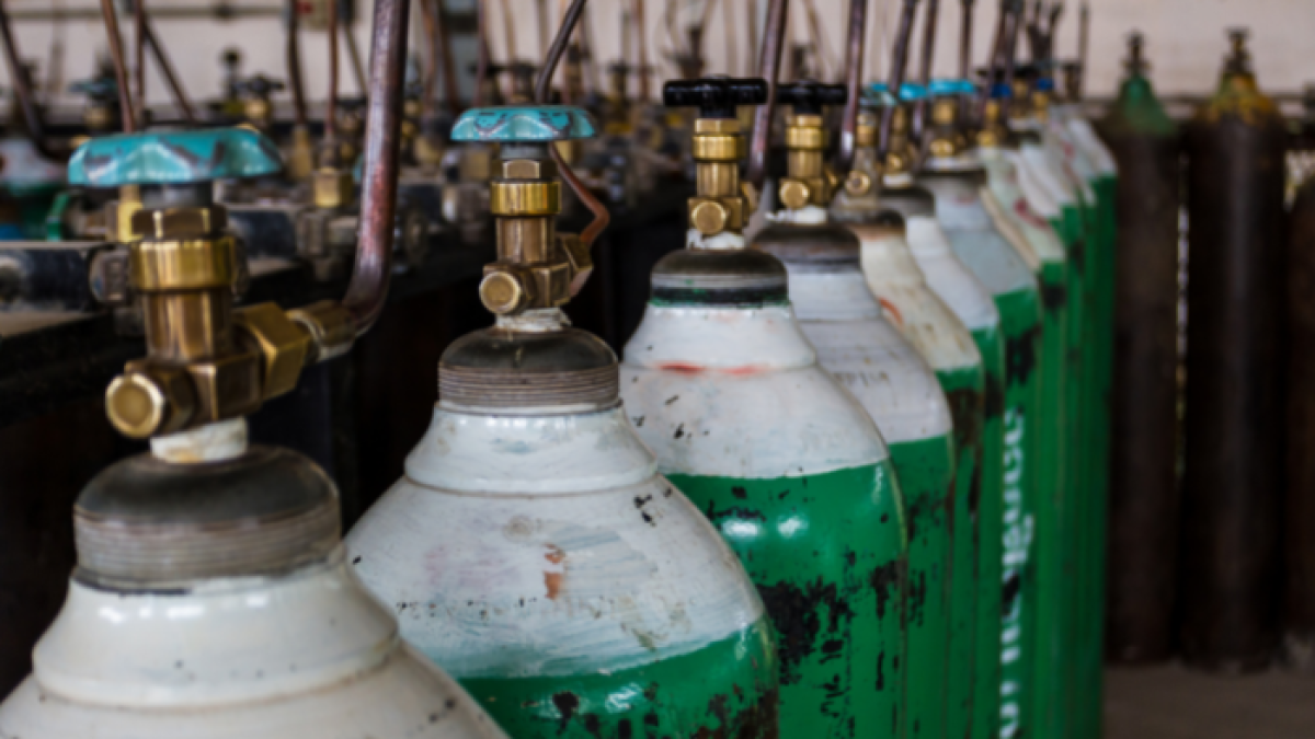 Referencial. Tanques de oxígeno medicinal.