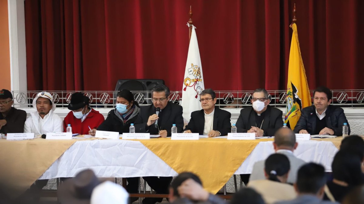 La Conferencia Episcopal lidera la mediación entre el Gobierno y la dirigencia indígena.