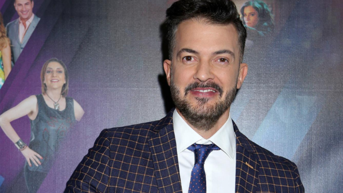 Fernando del Solar durante una alfombre roja en la Ciudad de México (México)