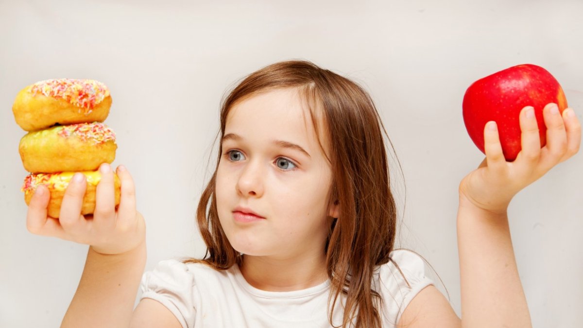 Los padres deben cuidar la alimentación de sus pequeños
