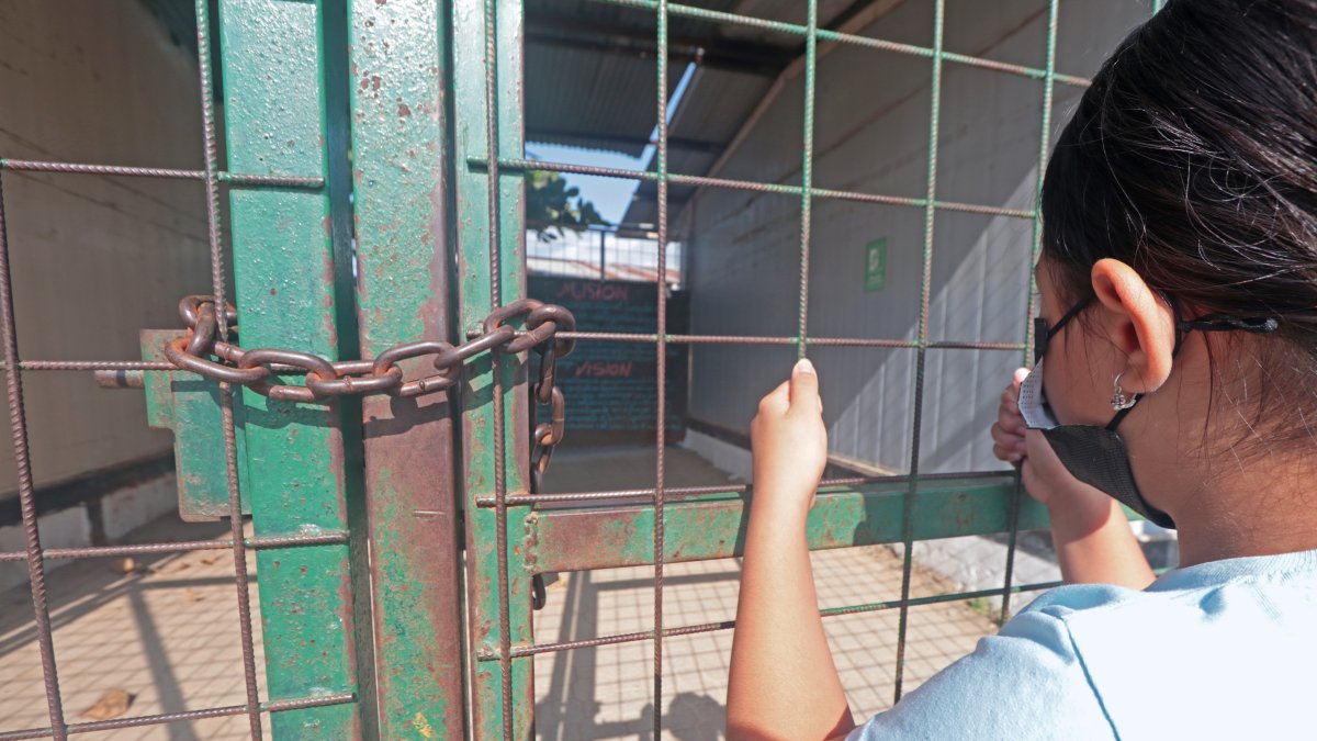 Consecuencia. El daño en la infraestructura educativa empuja a los estudiantes a volver a las clases virtuales.