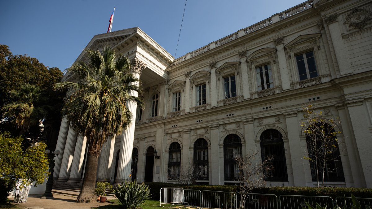 Fotografía de la sede de la Convención Constitucional, organismo encargado de la redacción de la nueva Constitución de Chile, situada en el ex Congreso Nacional, en Santiago.