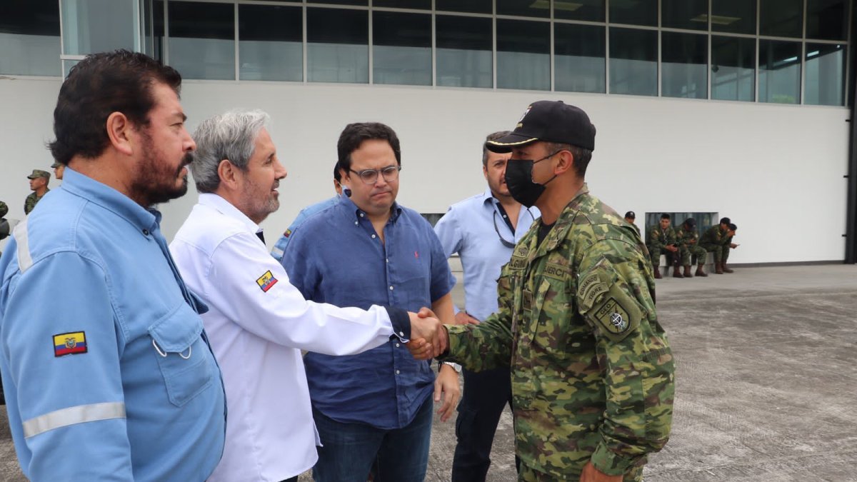Acción.- Las autoridades visitaron los campos petroleros de Ecuador, tras finalizar el paro nacional.