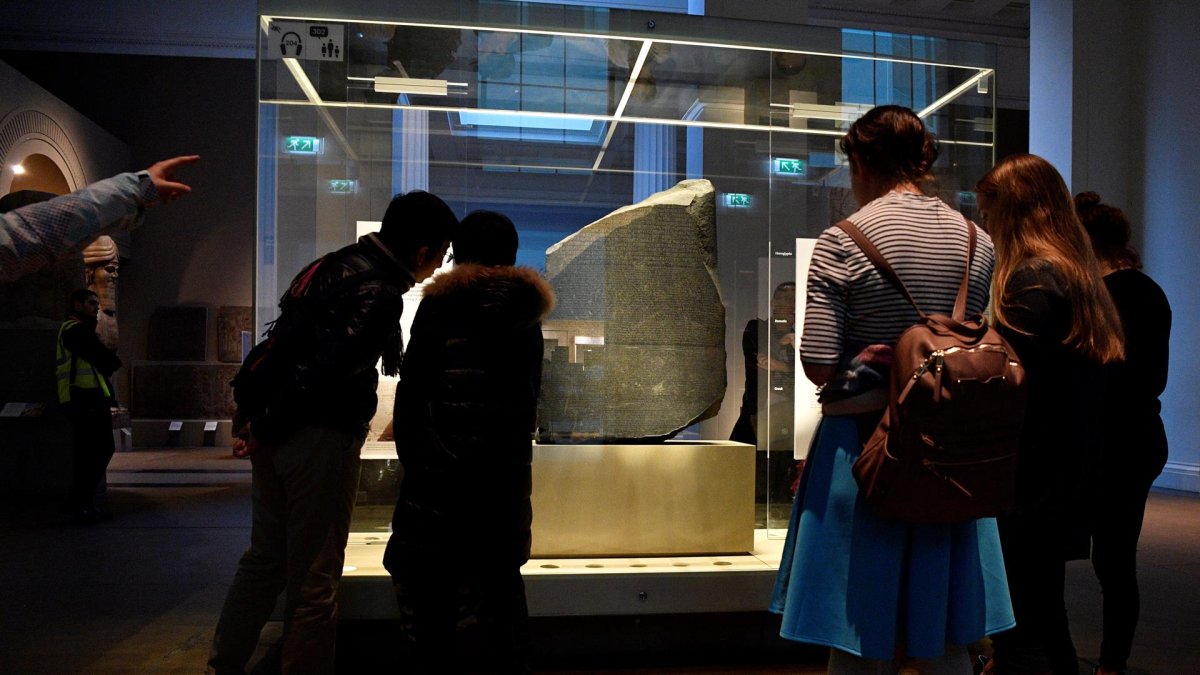 Imagen de archivo de la piedra Rosetta en el Museo Británico.