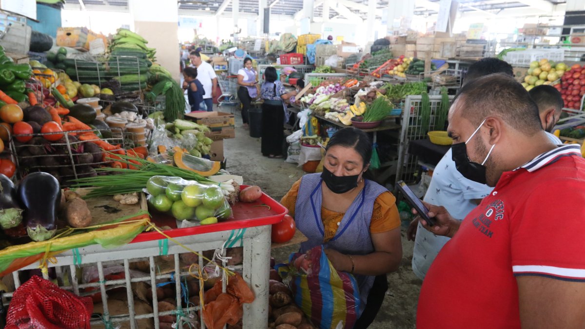 Durante las manifestaciones, la distribución de alimentos que provenían den la Sierra se frenó, generando desabastecimiento y encarecimiento.
