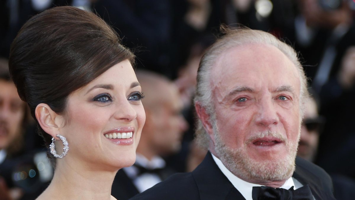 La actriz francesa Marion Cotillard (i) y el actor estadounidense James Caan (d), en una fotografía de archivo