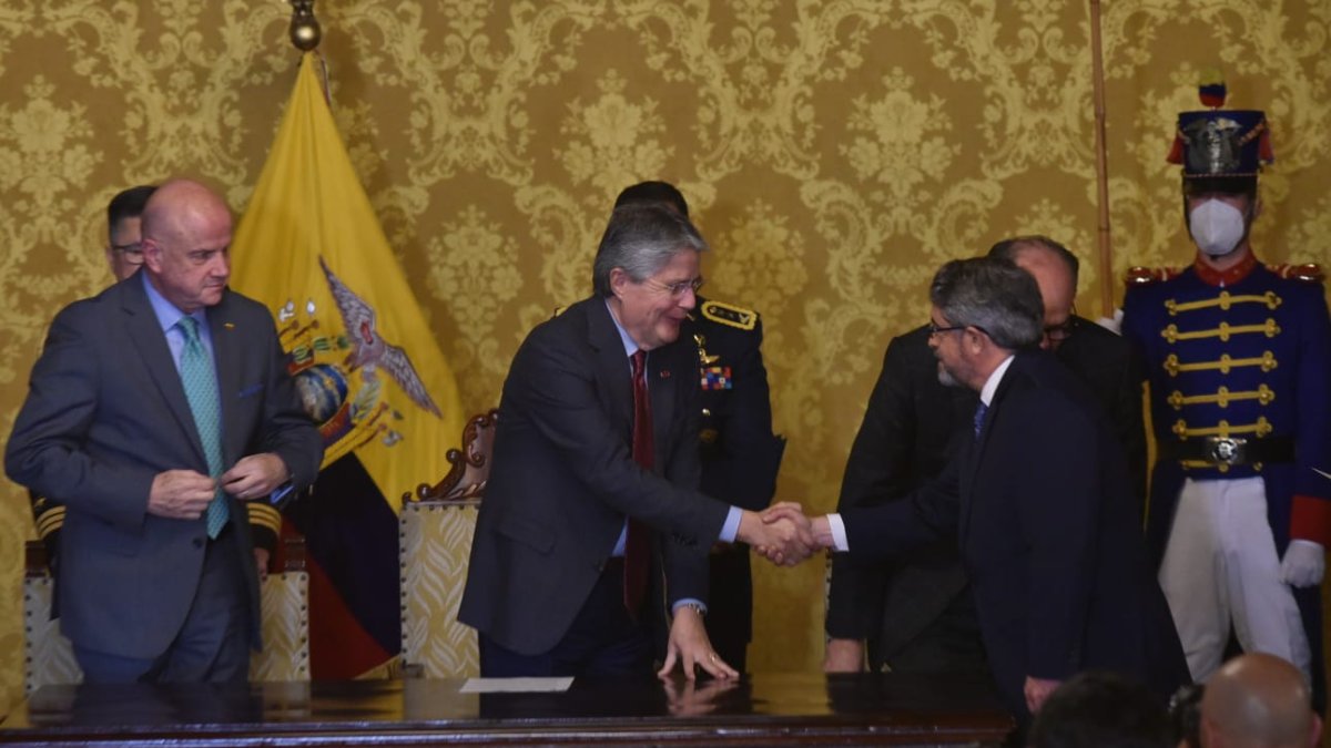 Escenario. Guillermo Lasso posesionó esta tarde al nuevo ministro de Salud tras la salida de Ximena Garzón.
