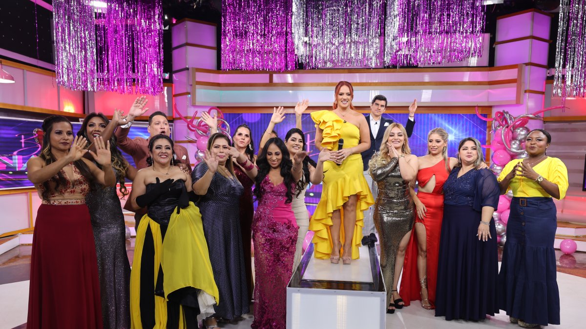 Las participantes con Gabriela y José Luis Arévalo.