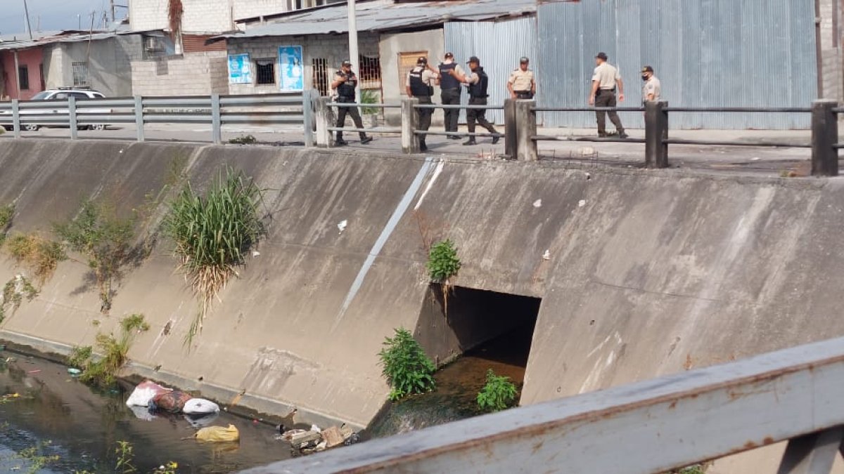 Bloque 10 de Bastión Popular con Mucho Lote 1.