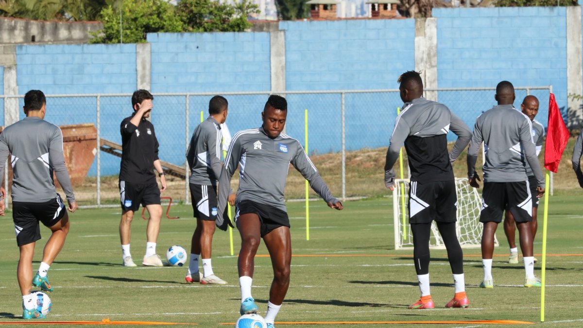 La plantilla azul se afina para enfrentar a Guayaquil City en el Chucho Benítez.