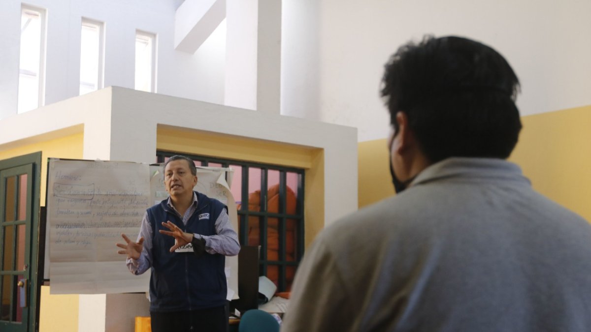 Clases. La iniciativa es del Patronato Municipal San José. Es un programa de capacitación para erradicar conductas violentas en los hombres