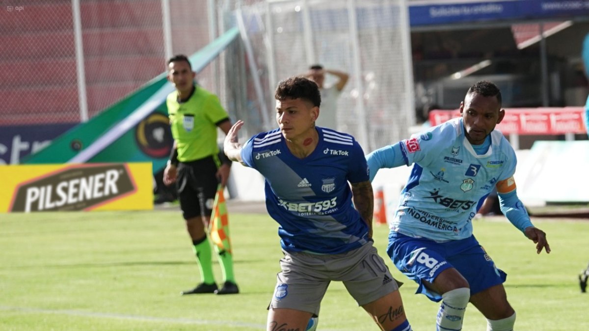 El primer gol del partido fue de Alejandro Cabeza. Llegó después de una gran jugada colectiva que terminó con un centro de Alexis Zapata.