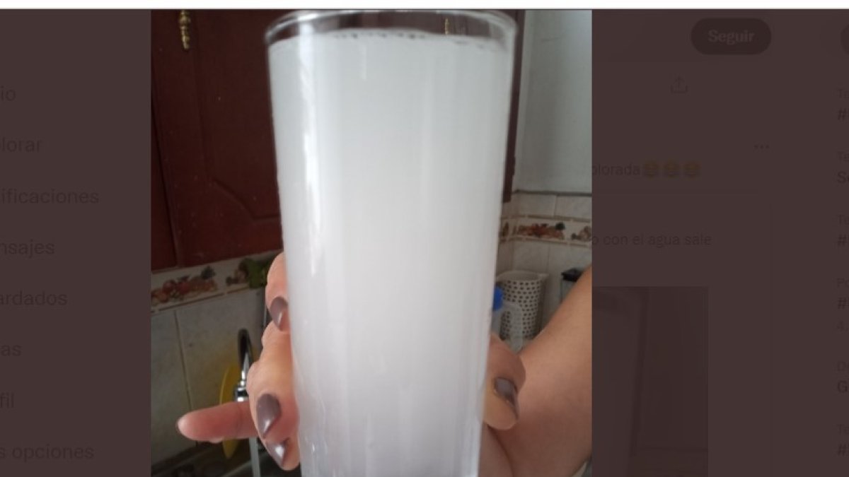 Hecho. Un usuario muestra cómo salió el líquido.