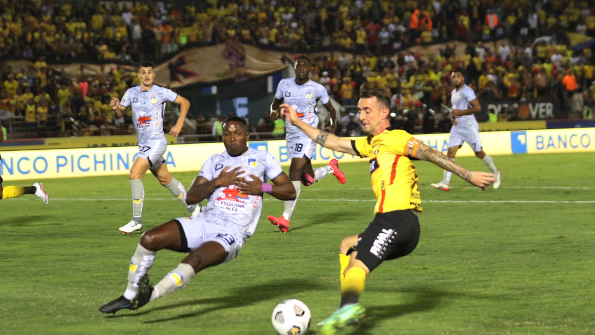 El funcionamiento de Barcelona está lejos del ideal. Perdió la solidez defensiva y no ha podido compensarla con un buen rendimiento ofensivo.