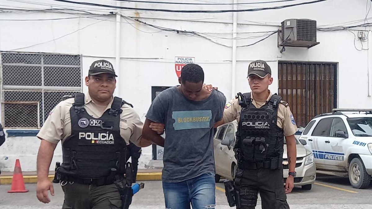 La policía logró detener a uno de los cuatro sospechosos del secuestro y asalto al taxista.