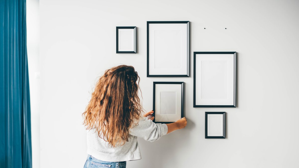 Ubicar correctamente sus fotografías familiares ayudará a mejorar la energía en su hogar.l