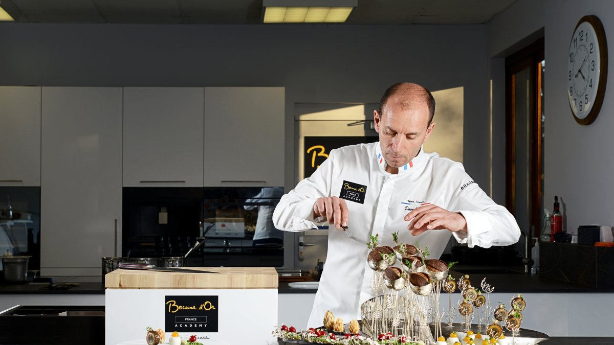 Su elegancia y estética desbordante a la hora de elaborar sus preparaciones.