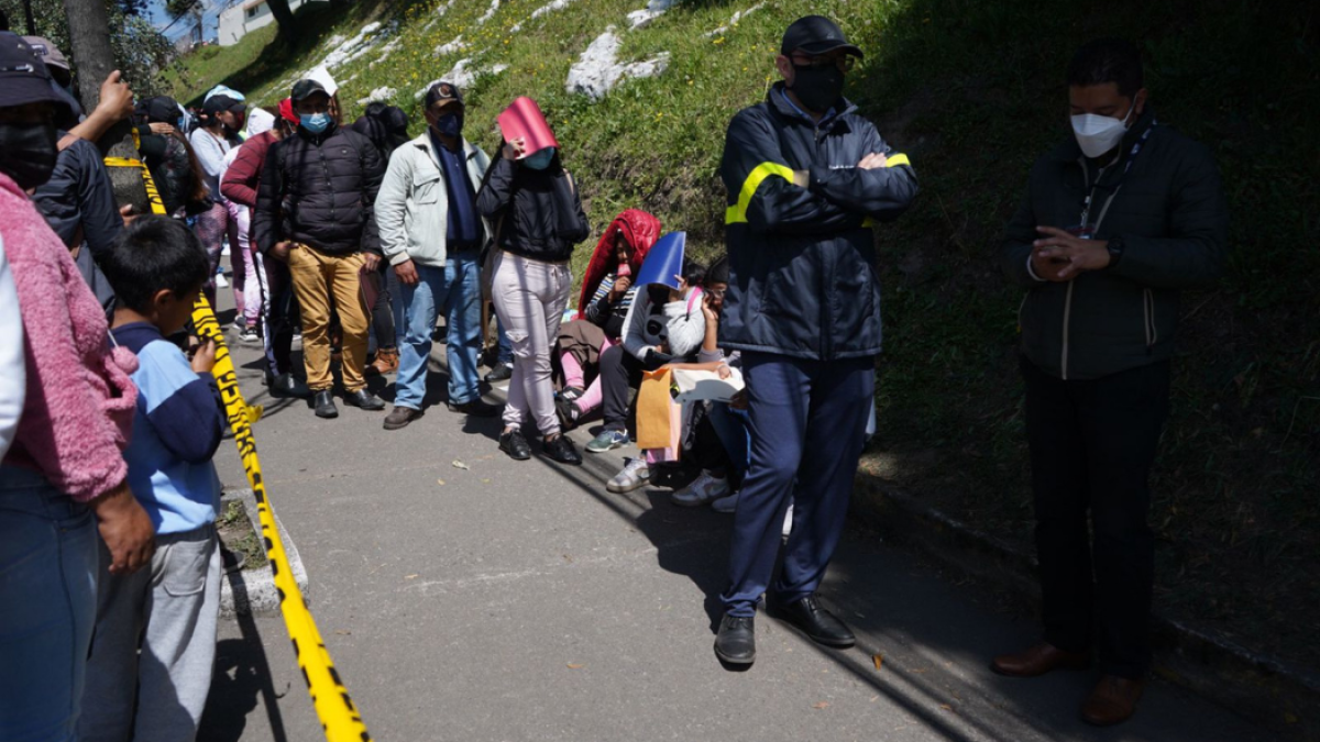 La fila de este 15 de julio en los alrededores de Emaseo.