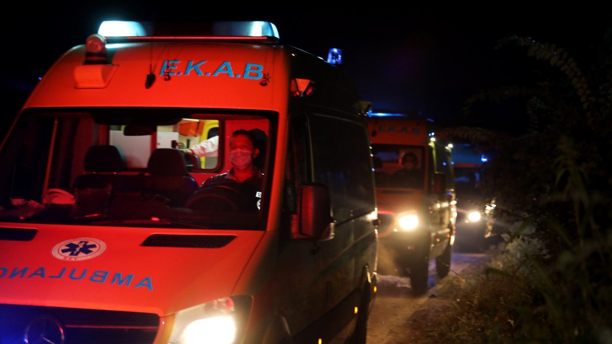 Ambulancias llegaron hasta el sitio para el rescate de los cuerpos