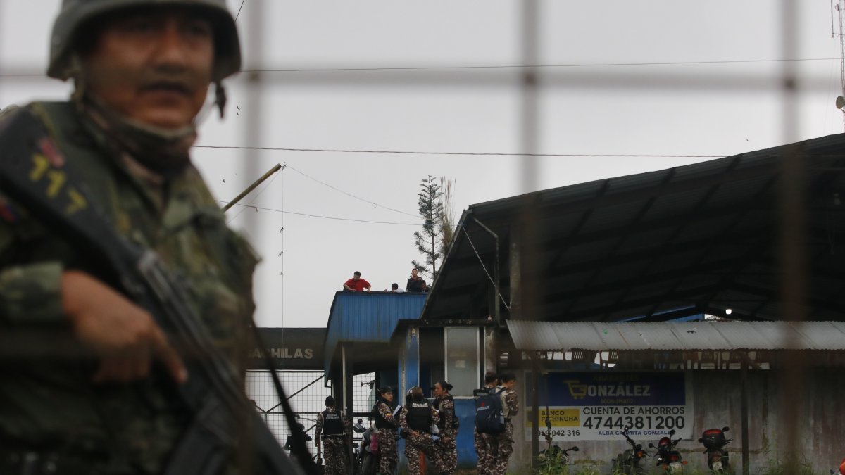 Luego del motín dado en mayo, los presos protestaron por el traslado de integrantes de Los Choneros, quienes supuestamente llegaron a dominar la prisión.