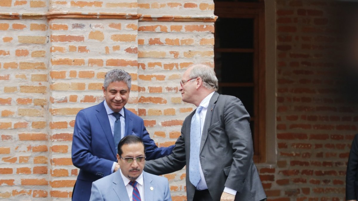 Proceso. A finales de marzo se convocó al concurso. Durante el acto los titulares del Consejo, Fausto Murillo, y de Participación, Hernán Ulloa.