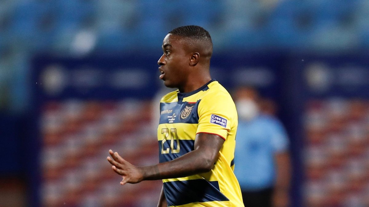 El futbolista ecuatoriano Sebastián Méndez