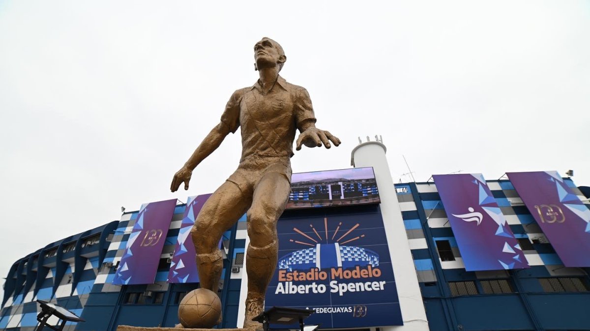 La fachada del estadio Alberto Spencer  presenta una imagen renovada.