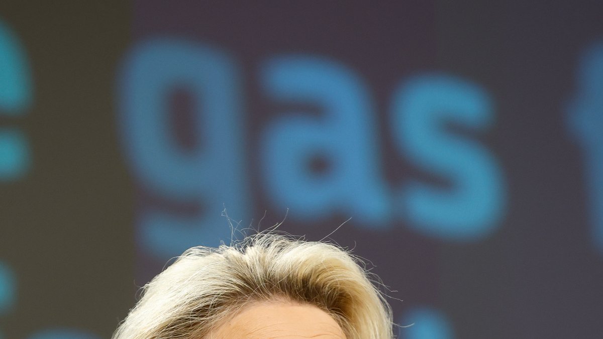 Ursula von der Leyen pide a los estados miembros de la CE ahorrar más gas ante el problema. EFE