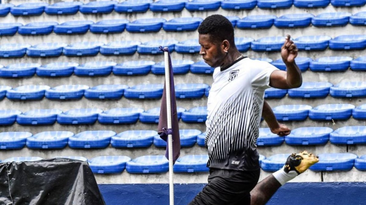 Gabriel Cortez sí estará con 9 de Octubre en el duelo ante Barcelona.