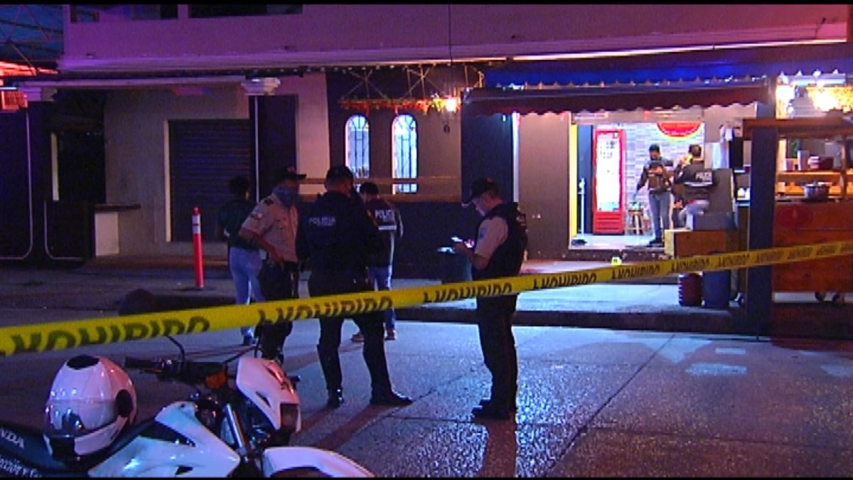 El hecho se registró en un local de comida rápida al norte de Guayaquil.